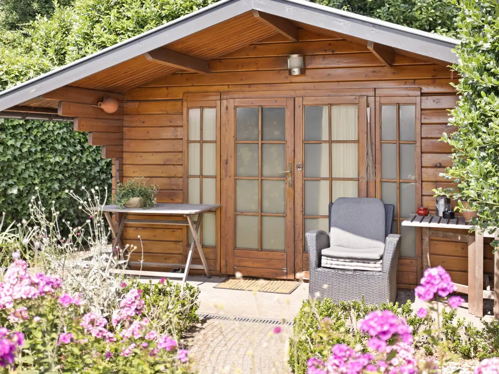 De Stille Wille 317, OOST WEST EN MIDDELBEERS