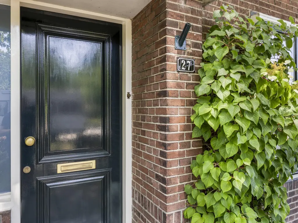 Floris V-laan 27, WAALWIJK