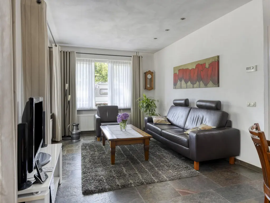 Floris V-laan 27, WAALWIJK