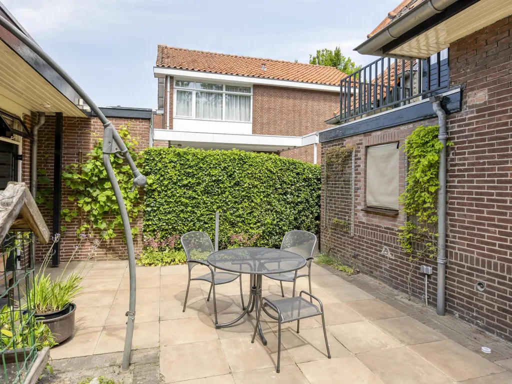 Floris V-laan 27, WAALWIJK