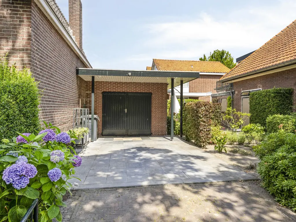 Floris V-laan 27, WAALWIJK