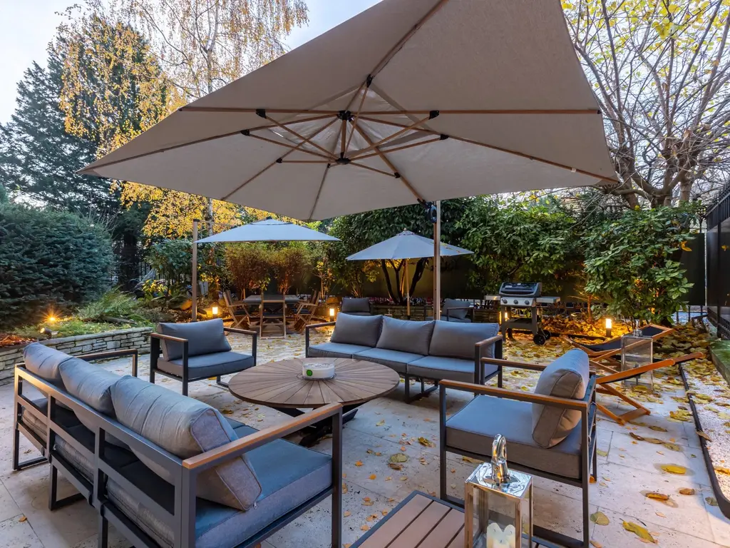 55 Av. Foch , PARIJS