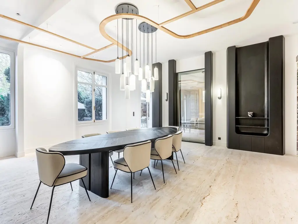 55 Av. Foch , PARIJS