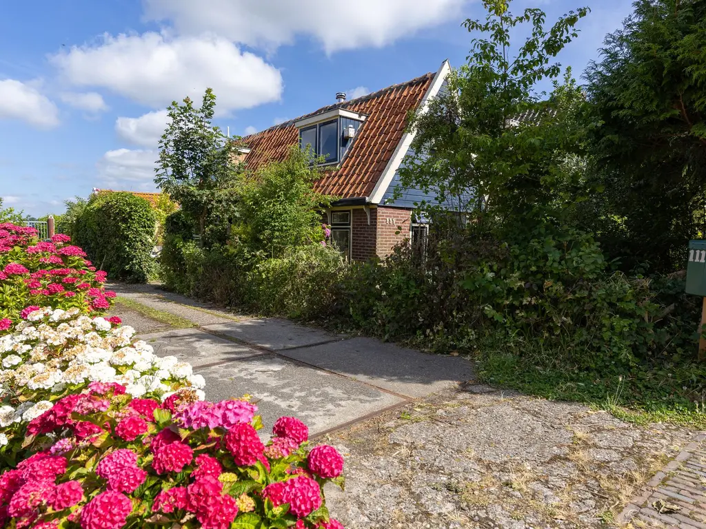 Dorpsstraat 111, WINKEL