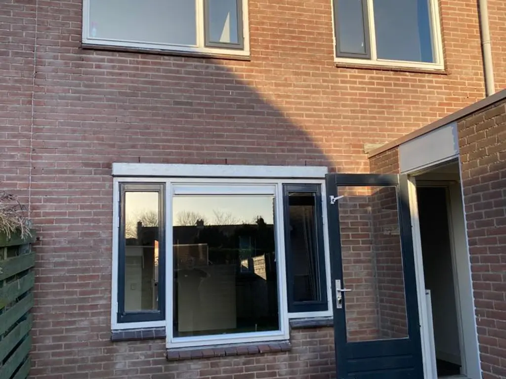 Hoefijzer 101, ZWAAG