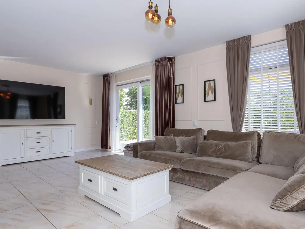 Ossenweide 37, ZWAAG