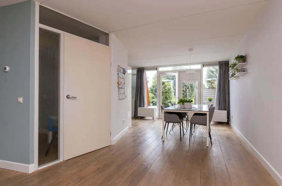 John Raedeckerhof 203