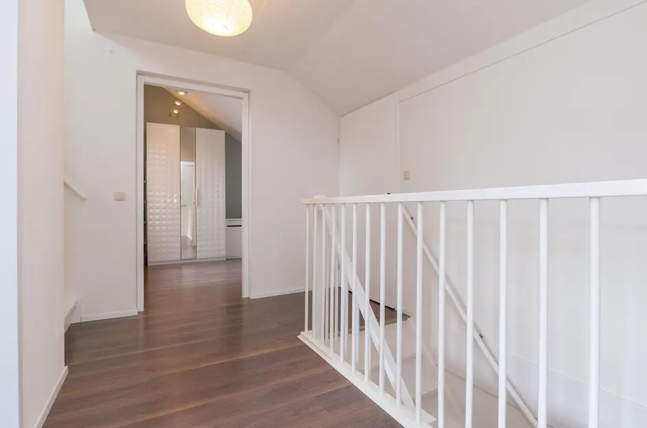 John Raedeckerhof 203