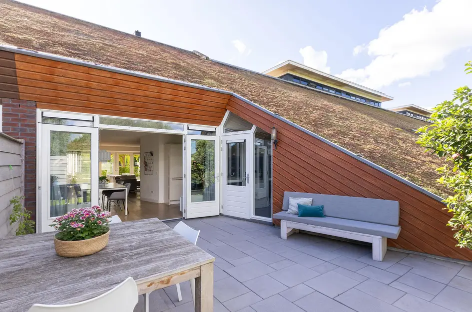 John Raedeckerhof 203