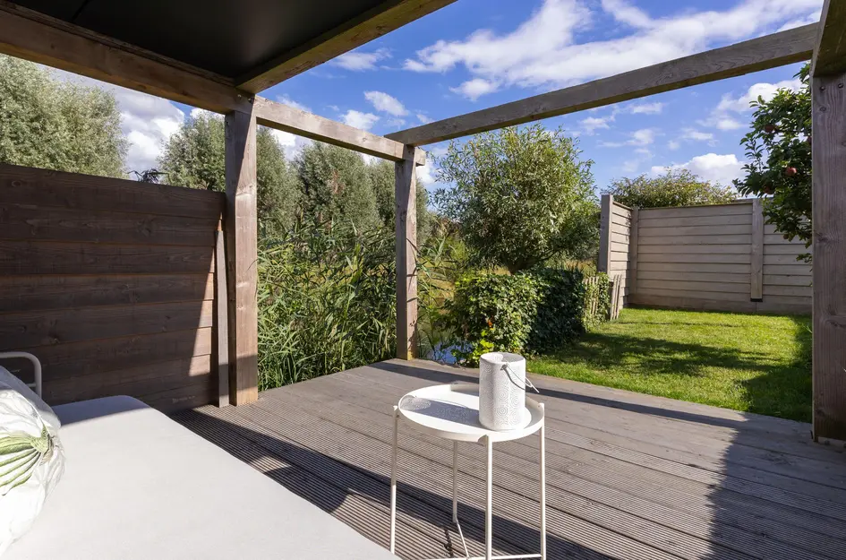 John Raedeckerhof 203