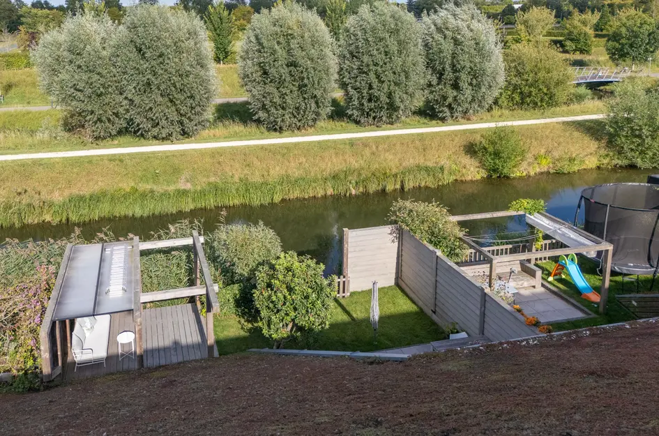 John Raedeckerhof 203