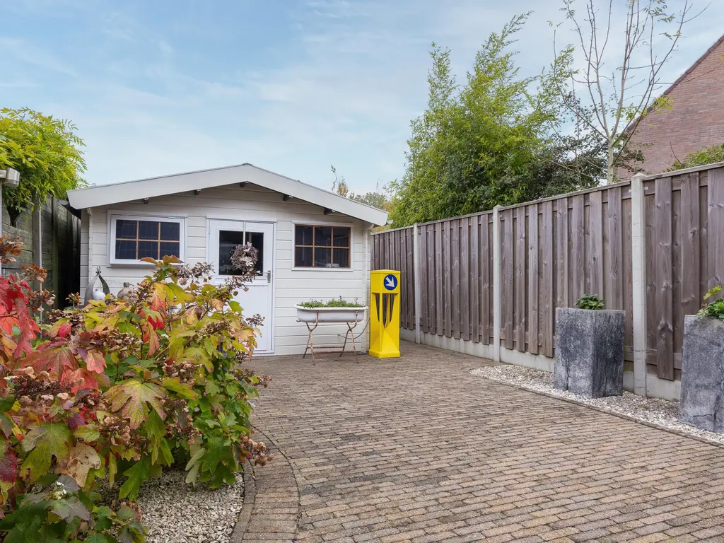 Langetuin 143, ZWAAG