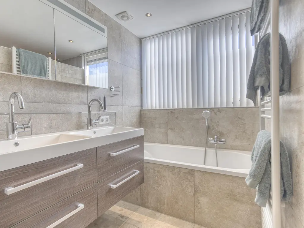 Zwaagdijk 56A, ZWAAGDIJK-OOST