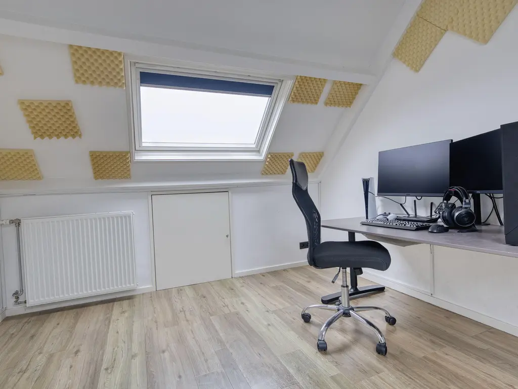 Nachtegaal 55, HOORN