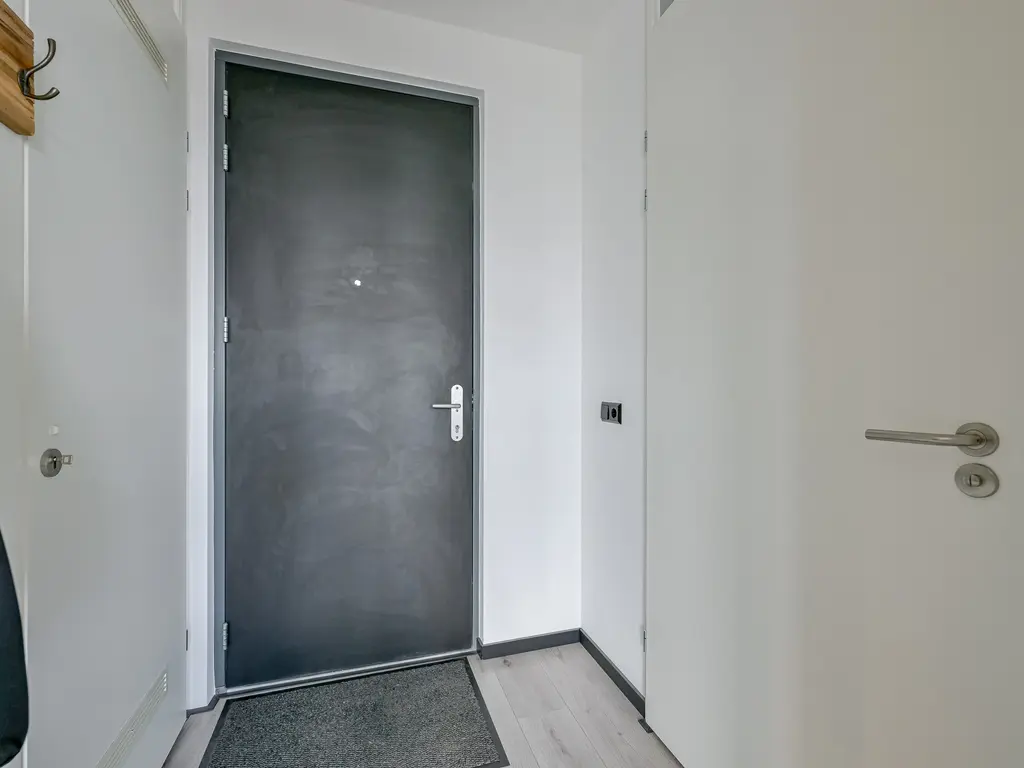 Lapis Lazuli 160, HEERHUGOWAARD