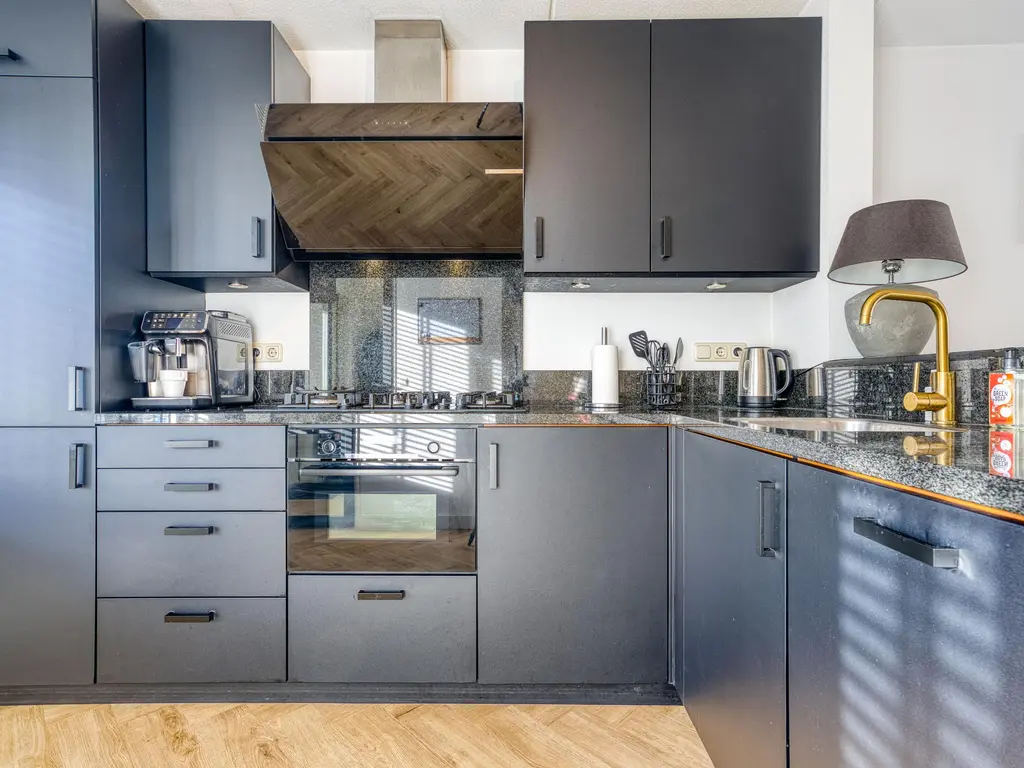 Cees Buddingh'hof 117, HOORN