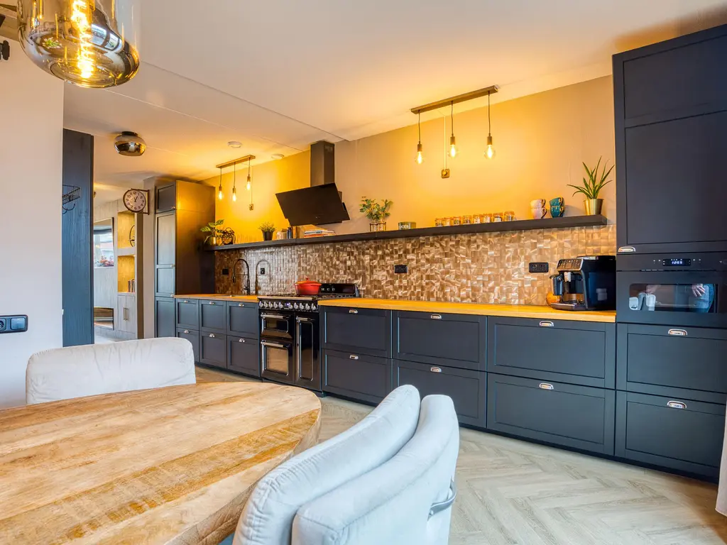 Optimist 10, MEDEMBLIK