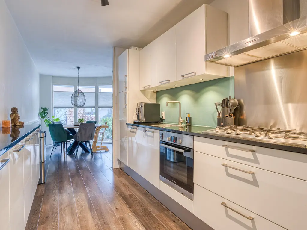 Robert Stolzhof 187, HOORN