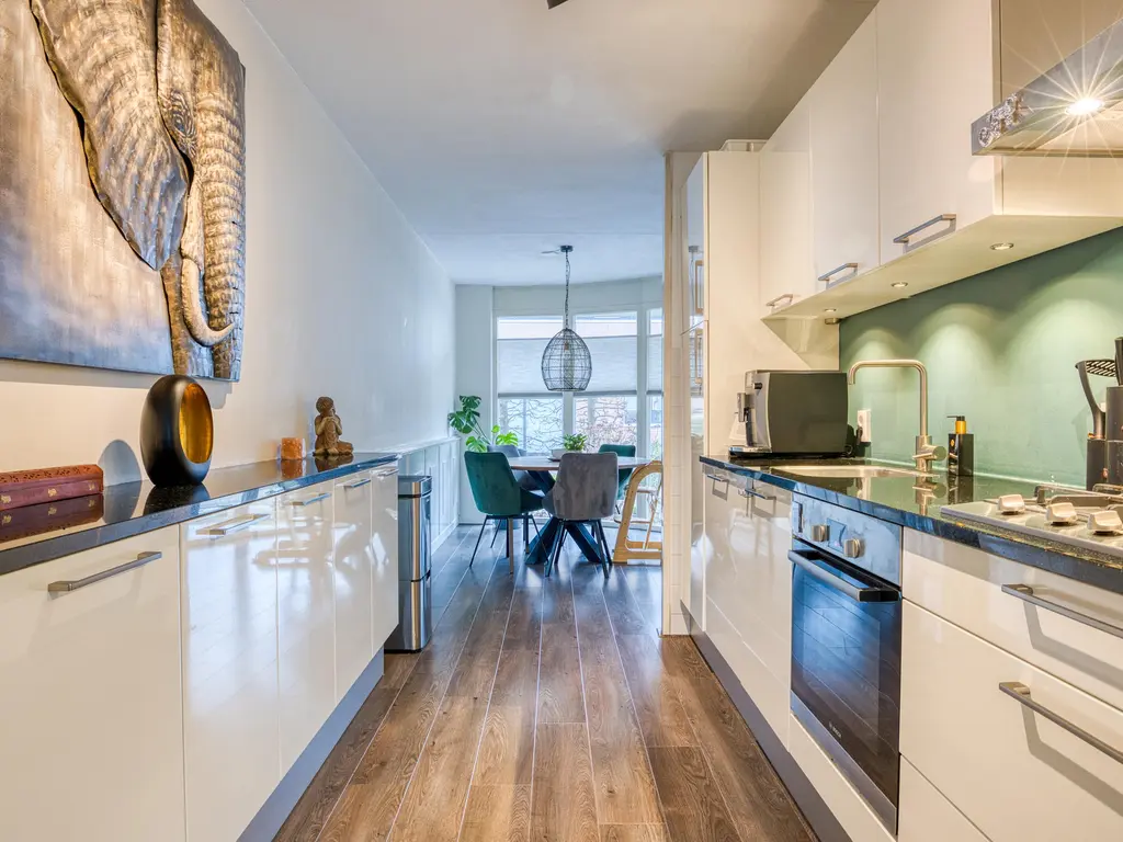 Robert Stolzhof 187, HOORN