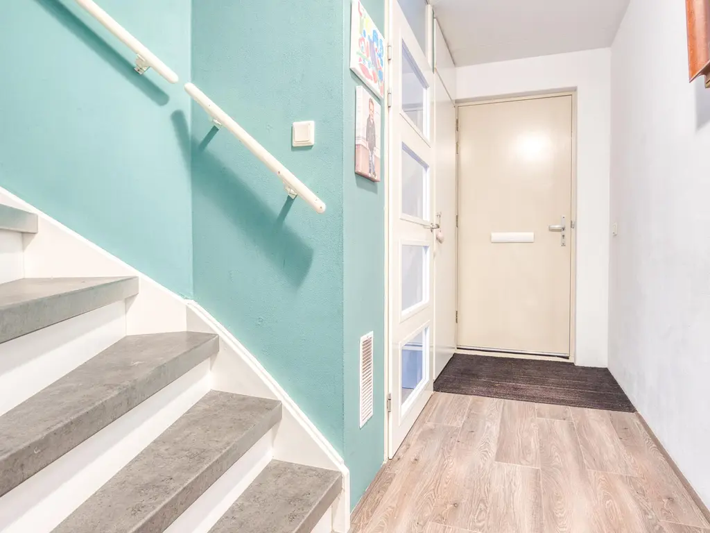 Robert Stolzhof 187, HOORN