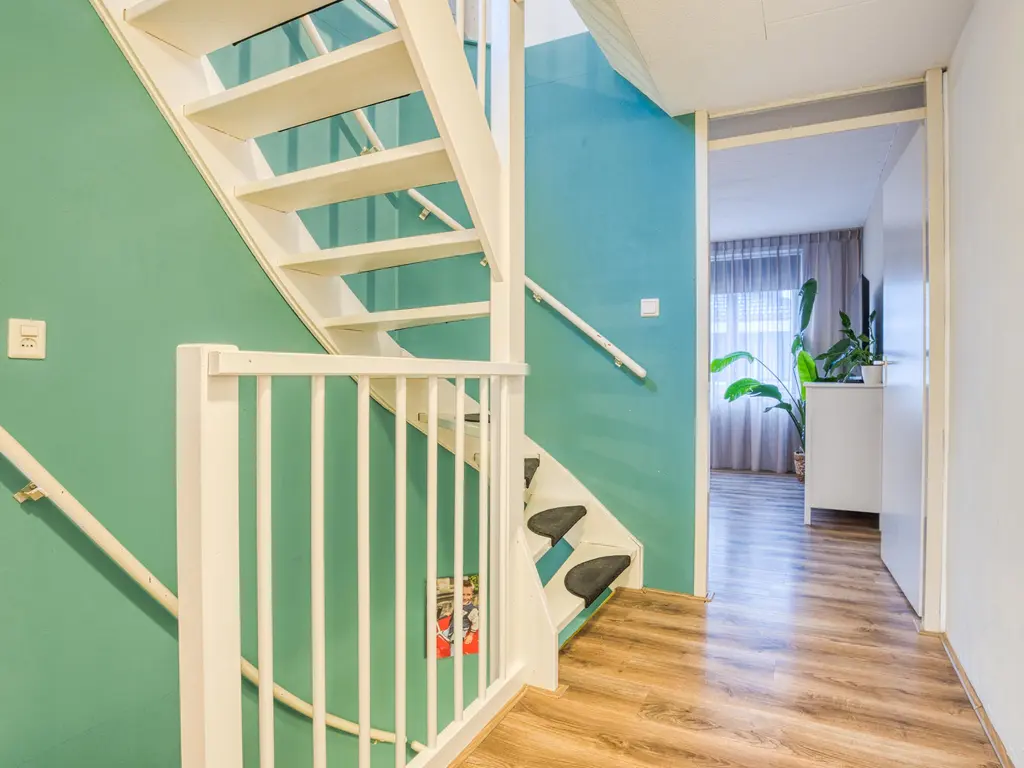 Robert Stolzhof 187, HOORN