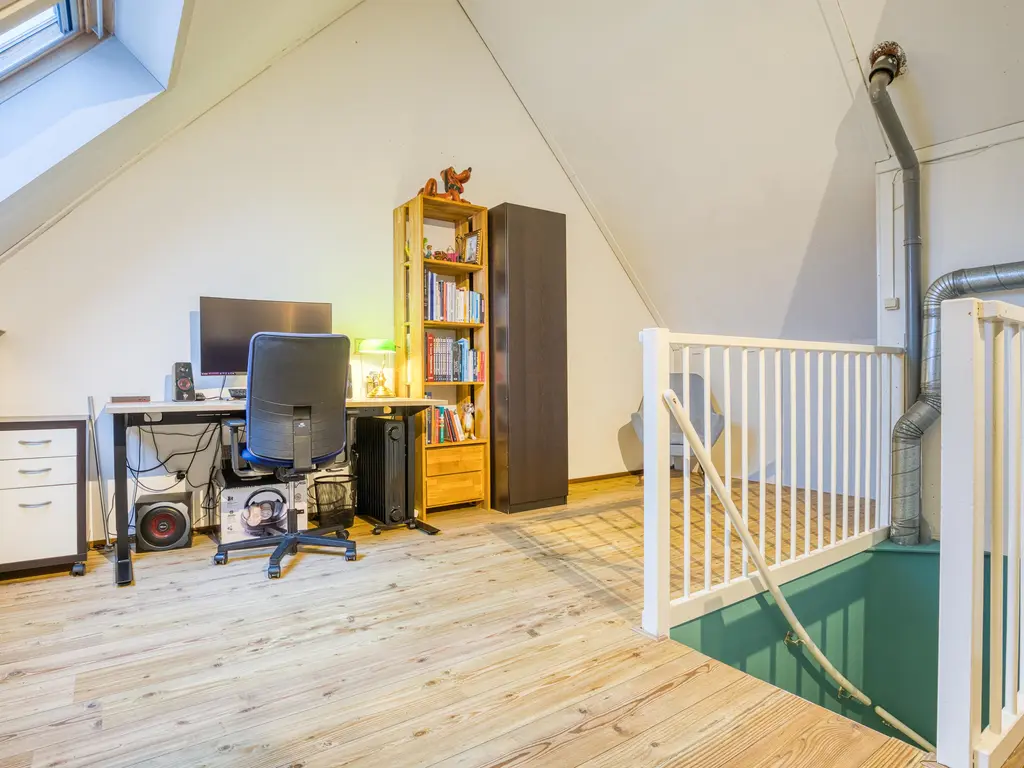 Robert Stolzhof 187, HOORN