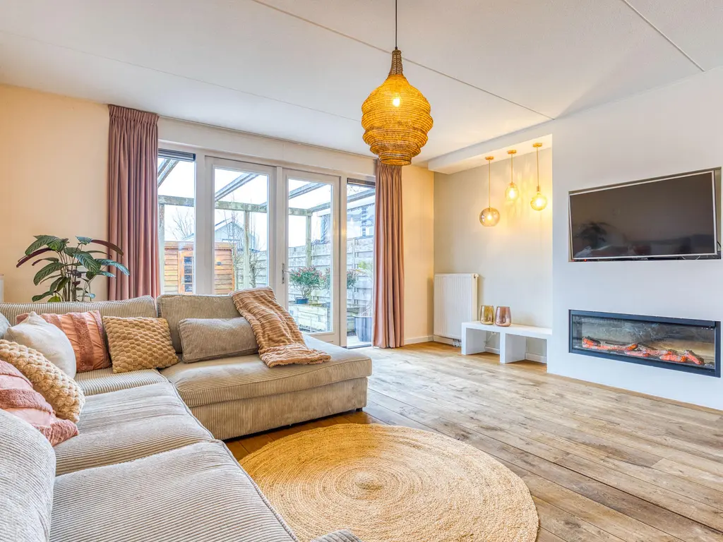 Jan Doustraat 34, ZWAAG