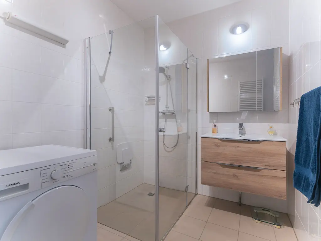 IJsvogel 23, BLOKKER