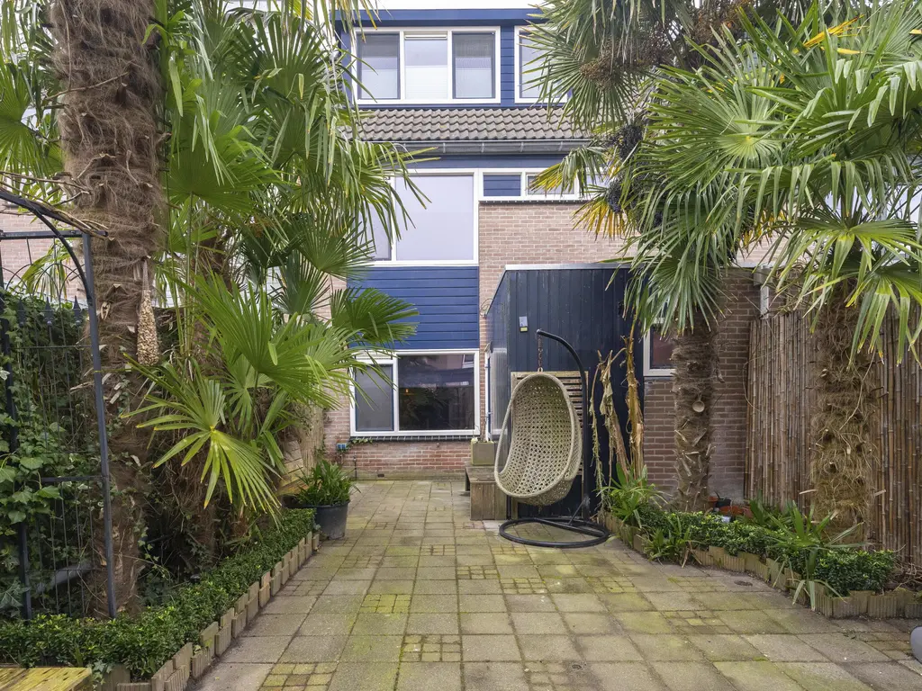 Ridderspoor 33, ZWAAG