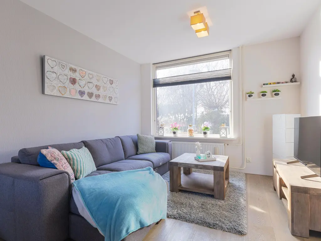 Pieter Wariuslaan 68, MIDWOUD