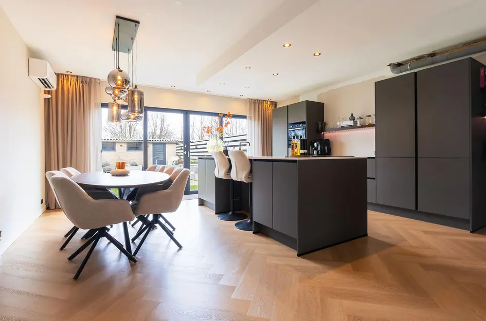 Burgemeester Elmersstraat 36