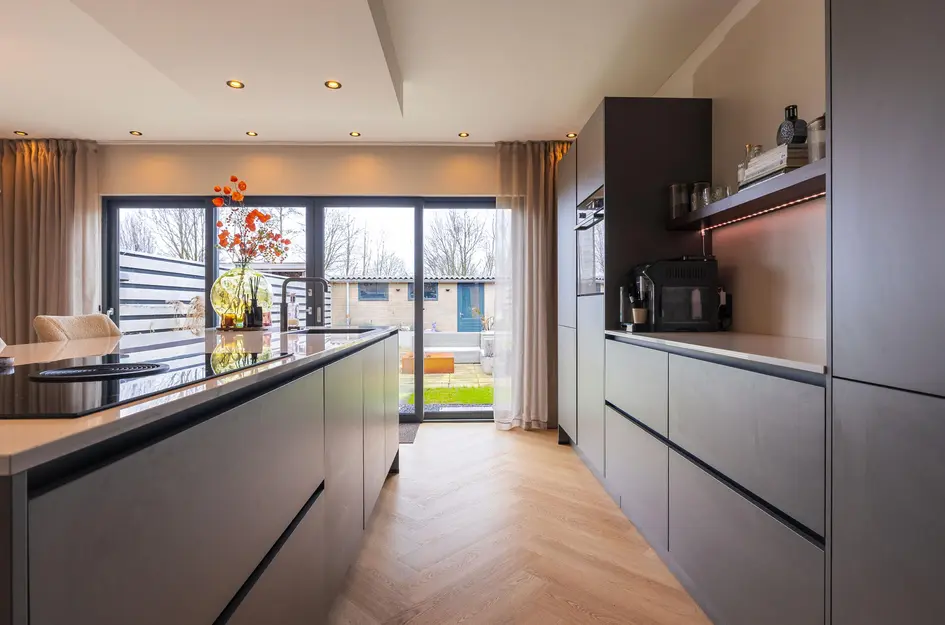 Burgemeester Elmersstraat 36