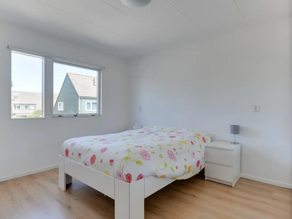 Zwanebloem 1, ZWAAG