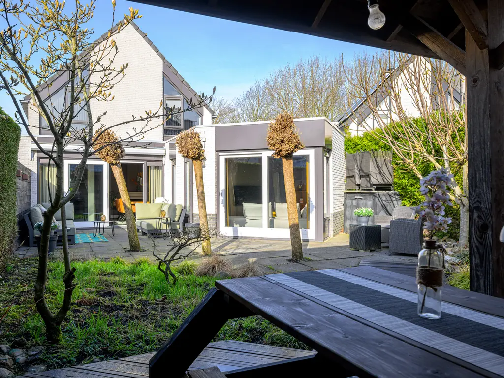 Zwarte Dolfijn 27, HEERHUGOWAARD