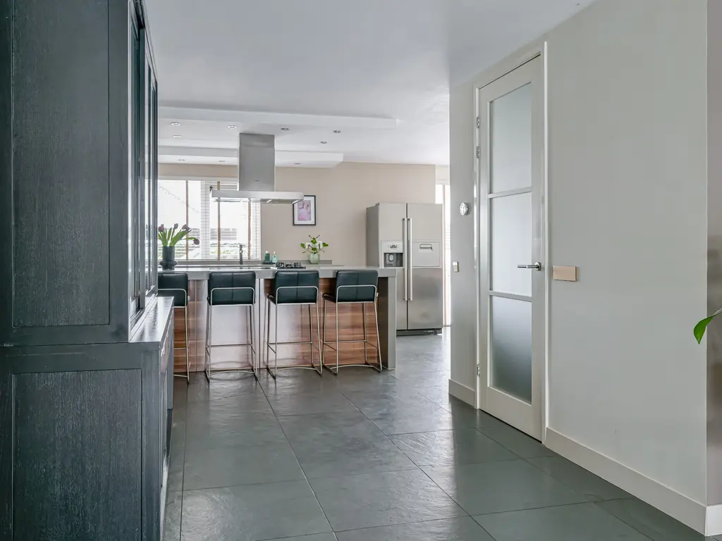 Zwarte Dolfijn 27, HEERHUGOWAARD