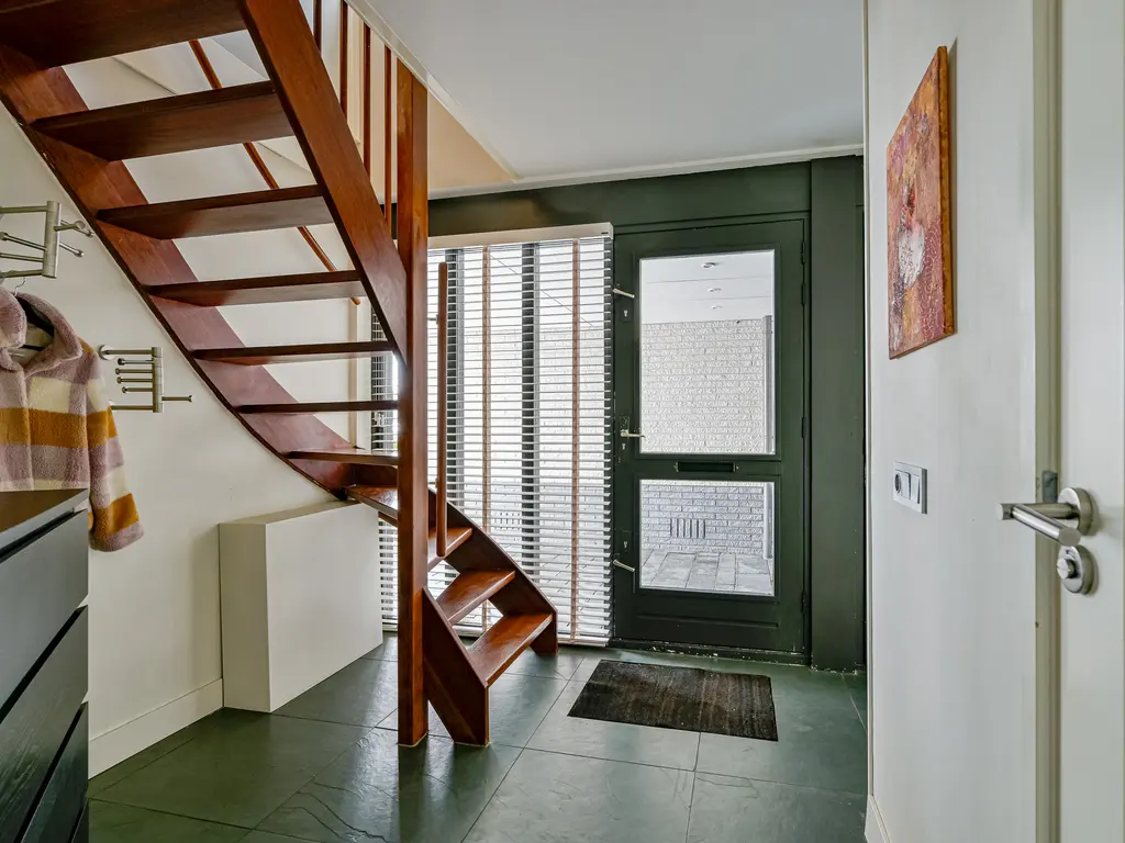 Zwarte Dolfijn 27, HEERHUGOWAARD