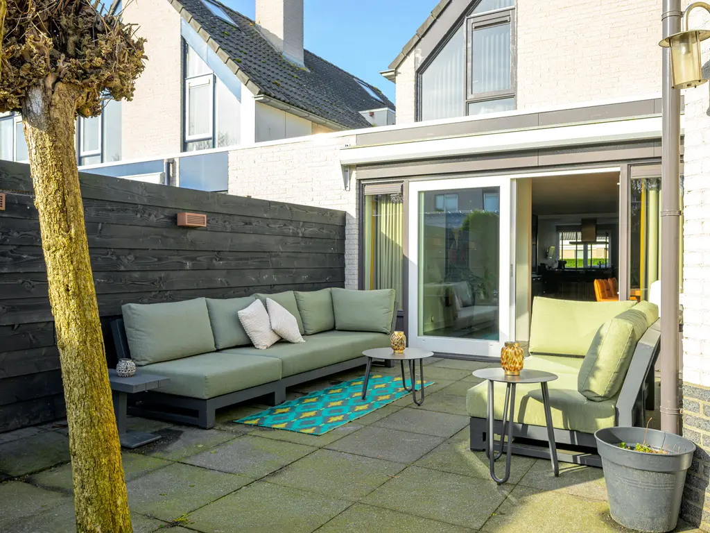 Zwarte Dolfijn 27, HEERHUGOWAARD