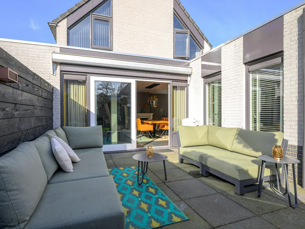 Zwarte Dolfijn 27, HEERHUGOWAARD