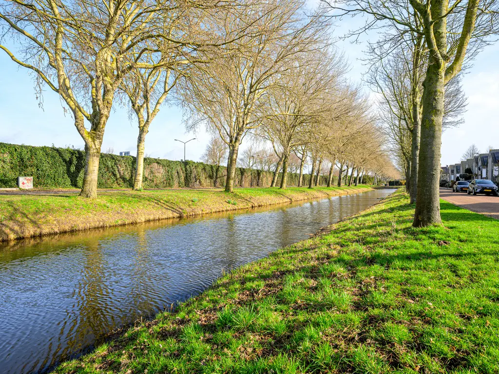 Zwarte Dolfijn 27, HEERHUGOWAARD