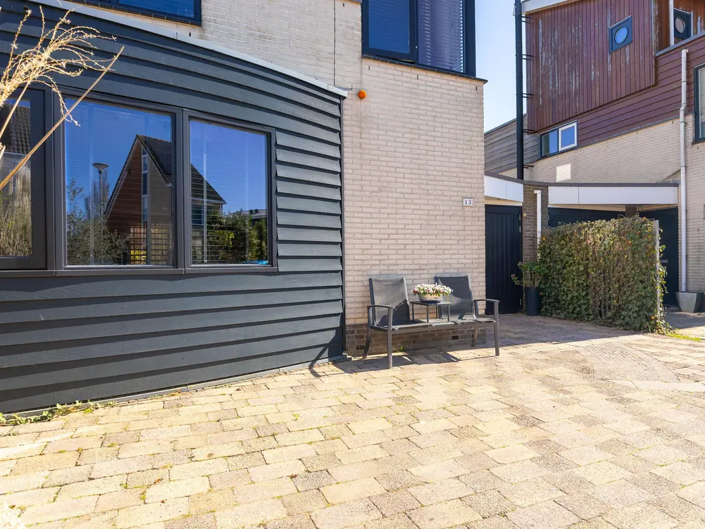 Spanker 13, MEDEMBLIK