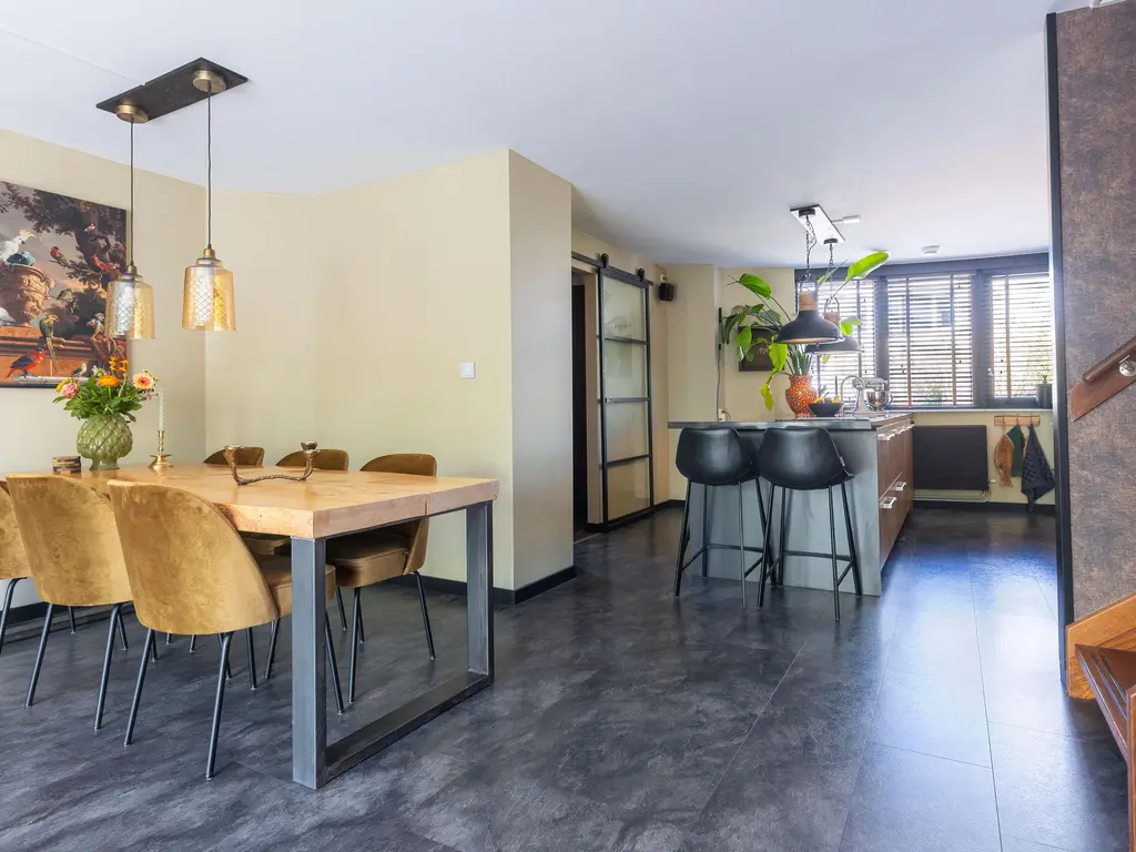 Spanker 13, MEDEMBLIK