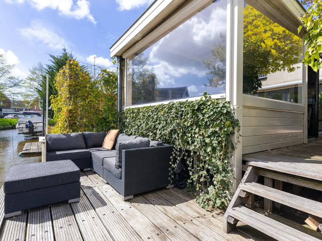 Spanker 13, MEDEMBLIK