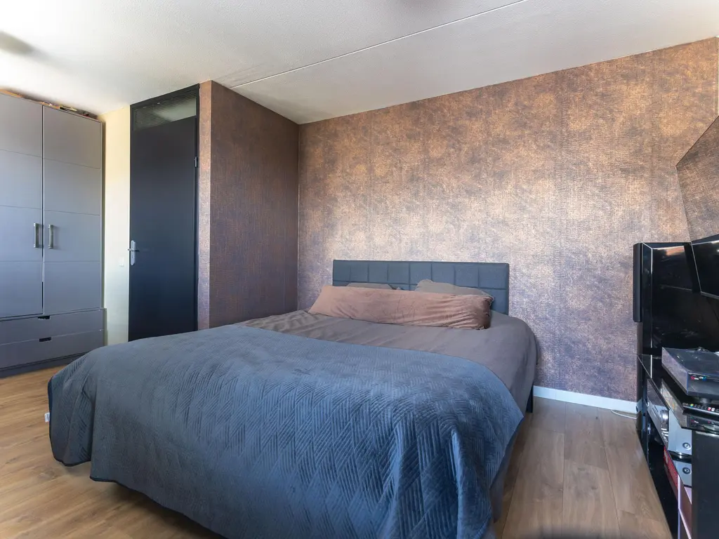 Spanker 13, MEDEMBLIK