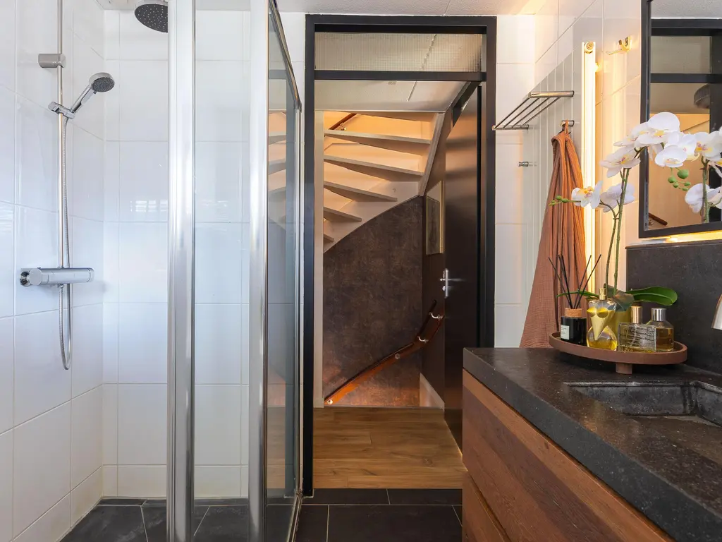 Spanker 13, MEDEMBLIK