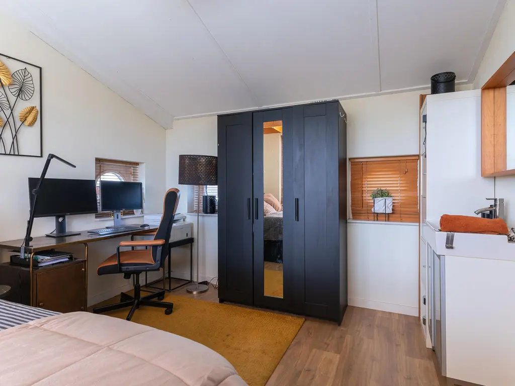 Spanker 13, MEDEMBLIK