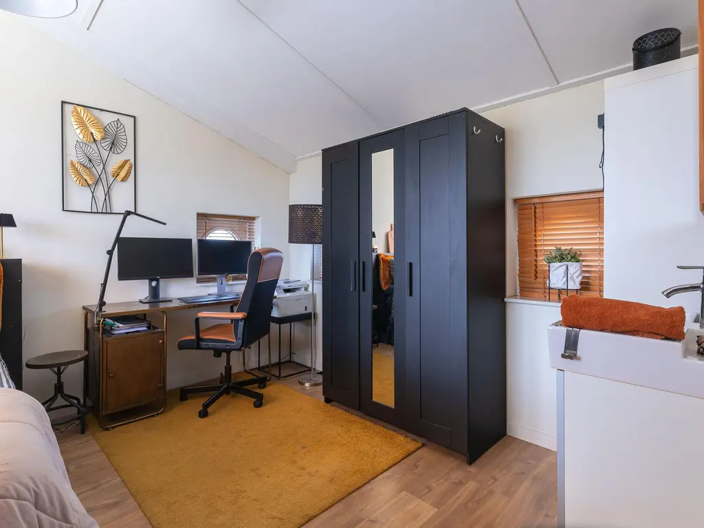 Spanker 13, MEDEMBLIK