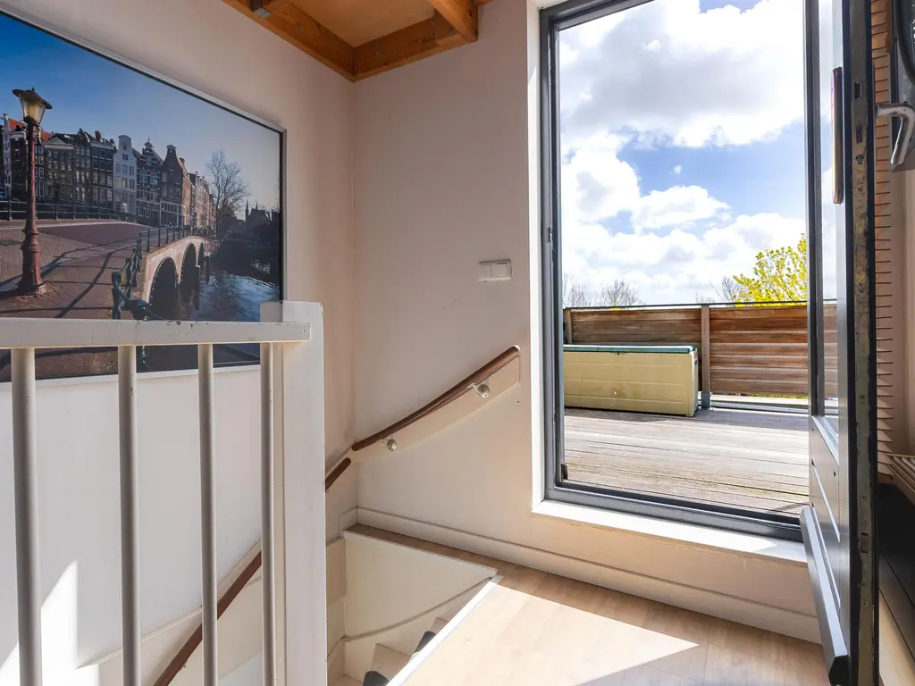 Spanker 13, MEDEMBLIK