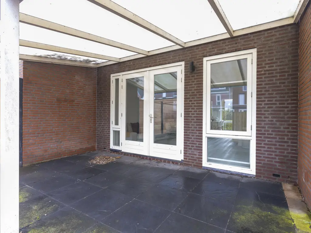 Vredemaker 138, ZWAAG