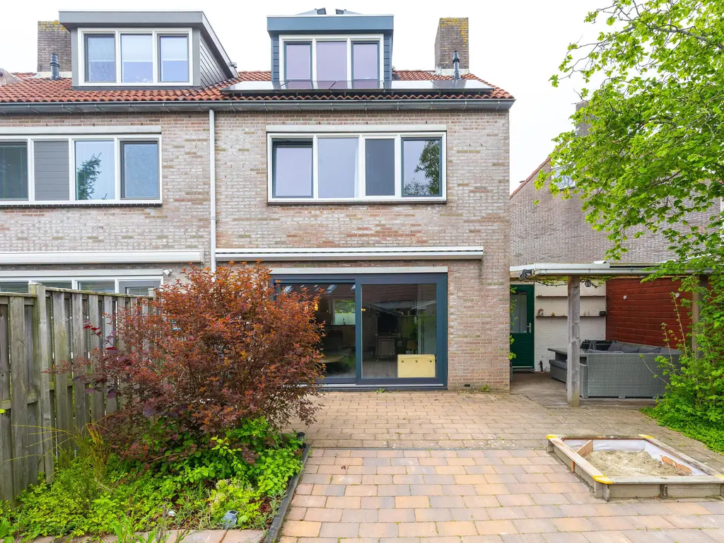 Kinderbalk 7, HOORN