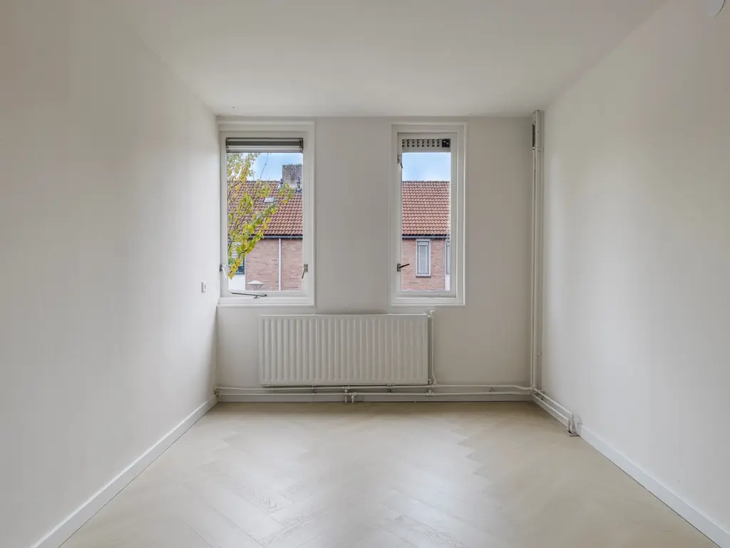 Koolmees 36, HOORN